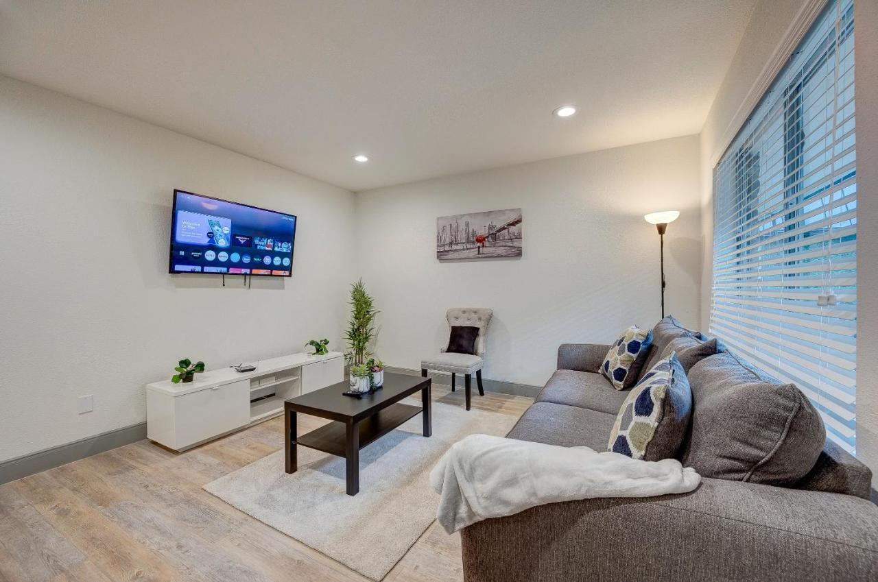 Trendy Midtown Apt, Walk To Shops & Sites, Pets Ok Χιούστον Εξωτερικό φωτογραφία